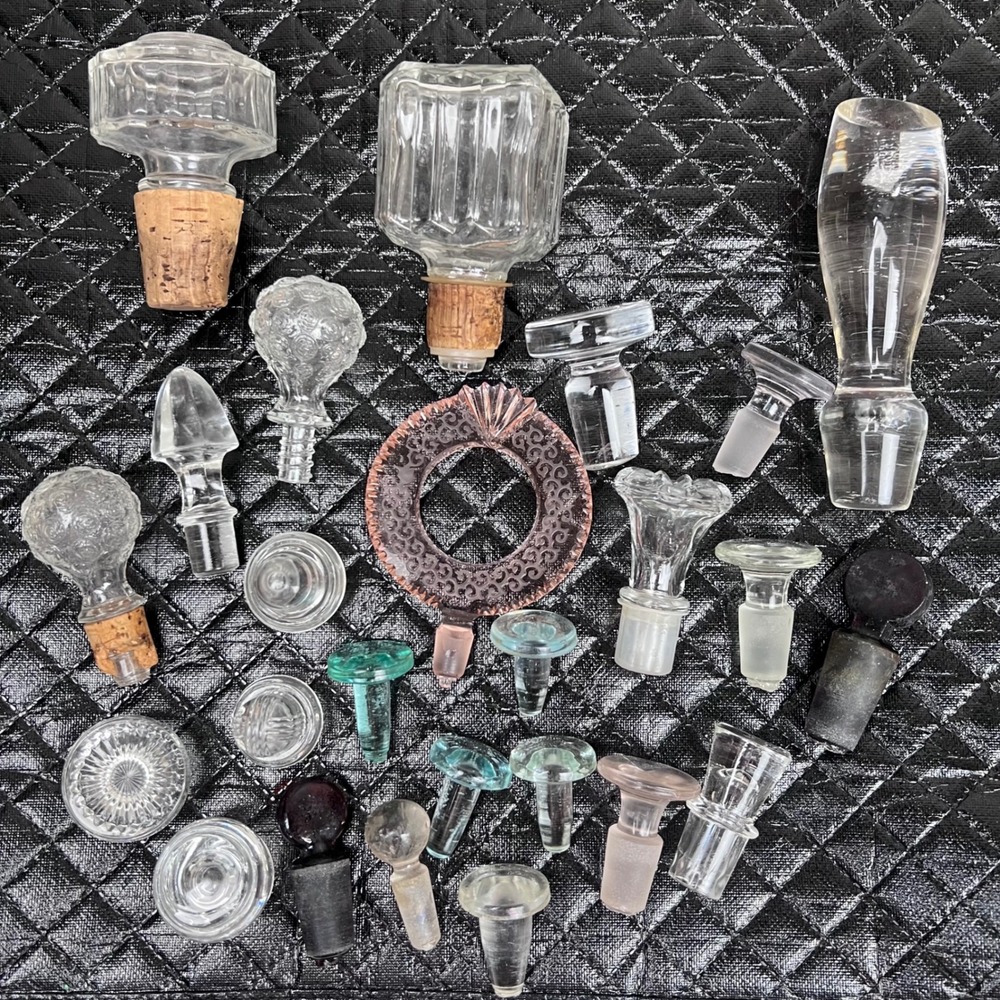 Assorted Clear Glass Bottle Stoppers – Clear and Light Teal